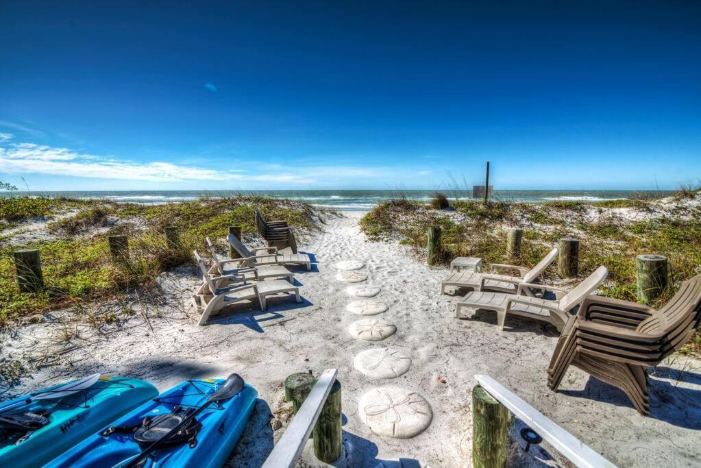 Joyce'S Beachfront #3 Apartment Clearwater Beach Exterior photo